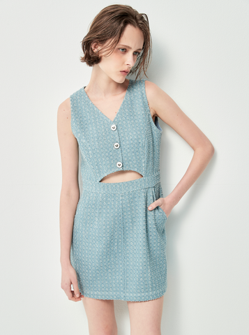 Đầm suông khoét eo phối nút nhẹ nhàng, đơn giản